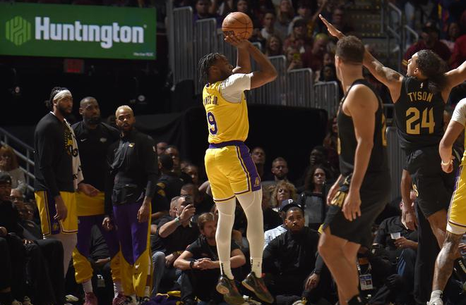 1137